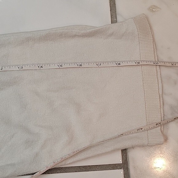 Cullen Women's grey silk blend 3/4 sleeve v neck sweater Size M - Picture 10 of 10